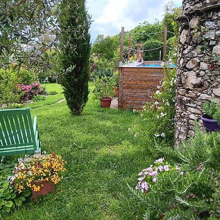Monti di Licciana Nardi Monti Guesthouse מראה חיצוני תמונה