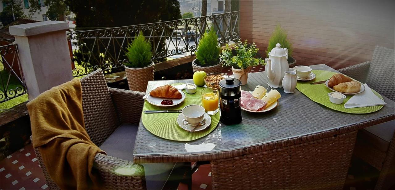 Monti di Licciana Nardi Monti Guesthouse מראה חיצוני תמונה