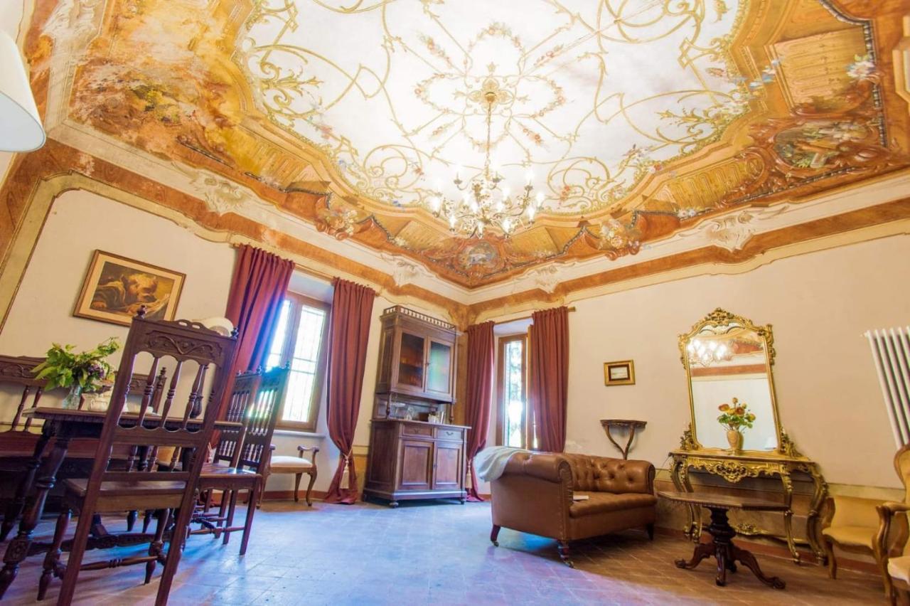 Monti di Licciana Nardi Monti Guesthouse מראה חיצוני תמונה