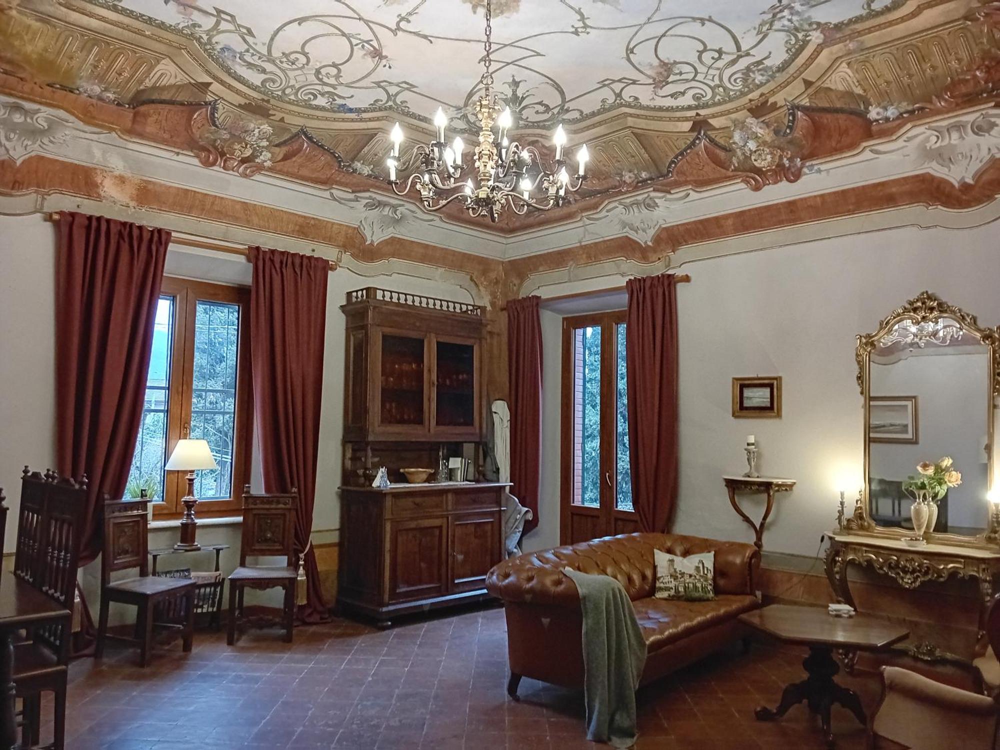Monti di Licciana Nardi Monti Guesthouse מראה חיצוני תמונה