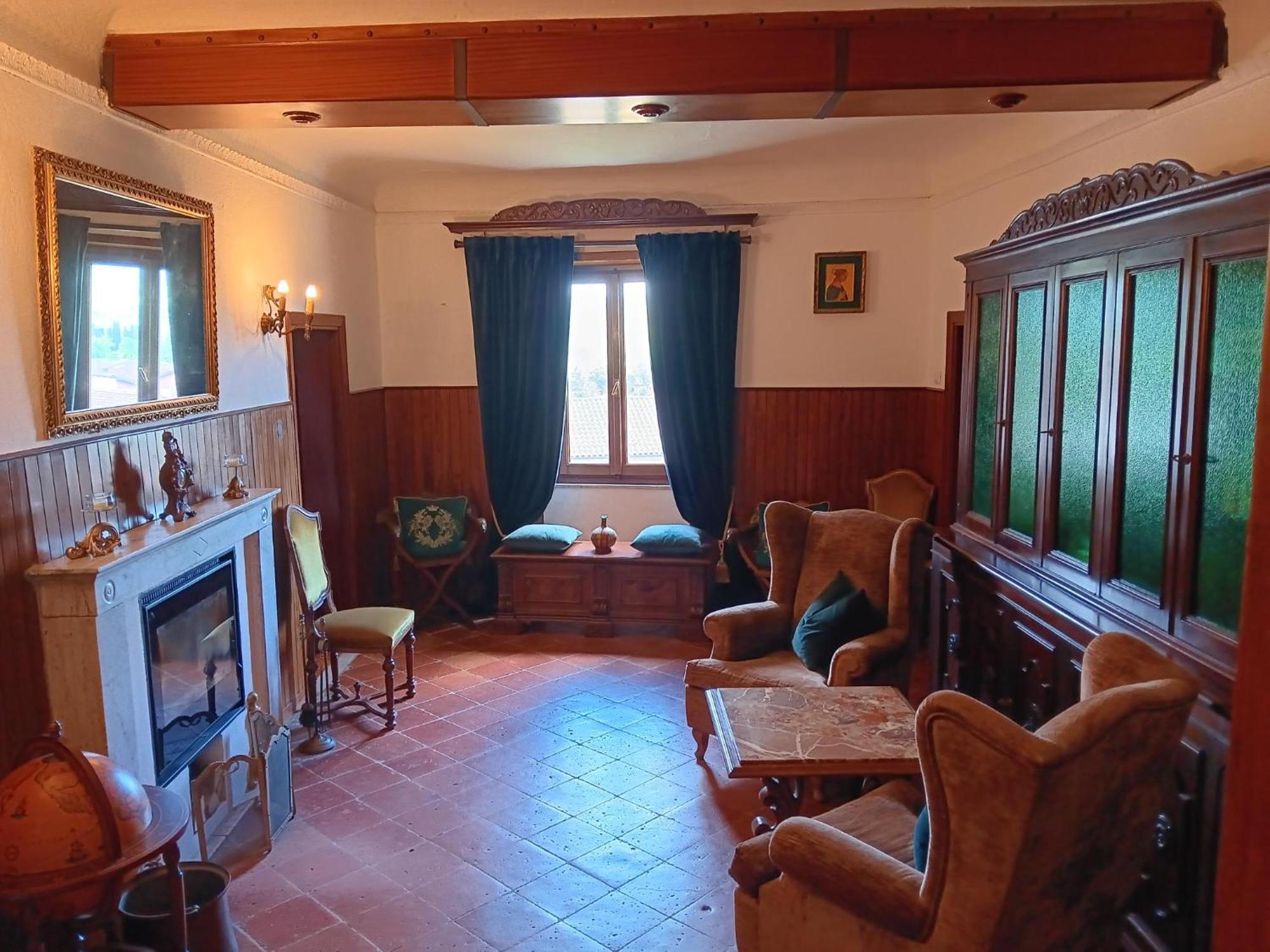Monti di Licciana Nardi Monti Guesthouse מראה חיצוני תמונה