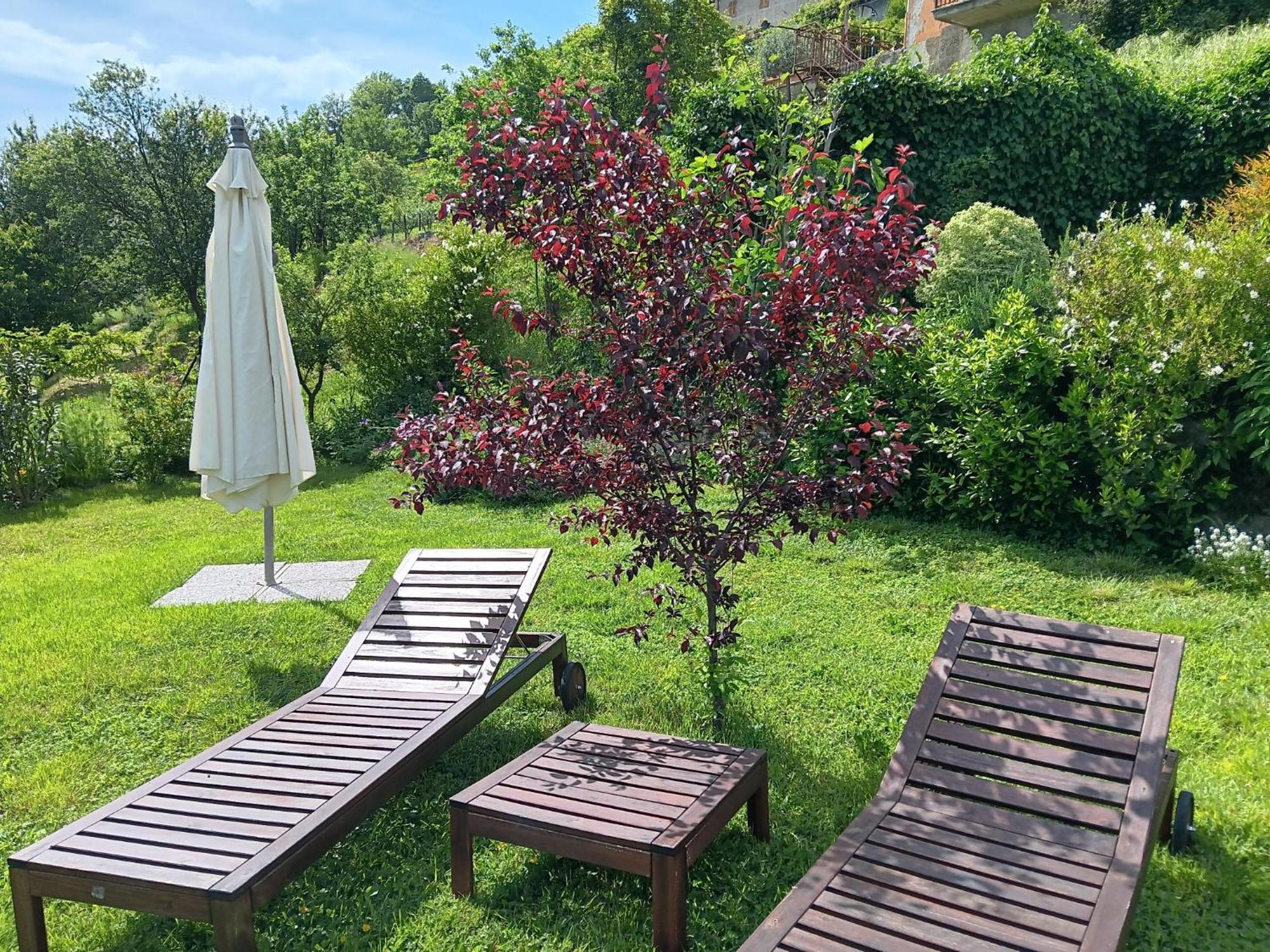 Monti di Licciana Nardi Monti Guesthouse מראה חיצוני תמונה