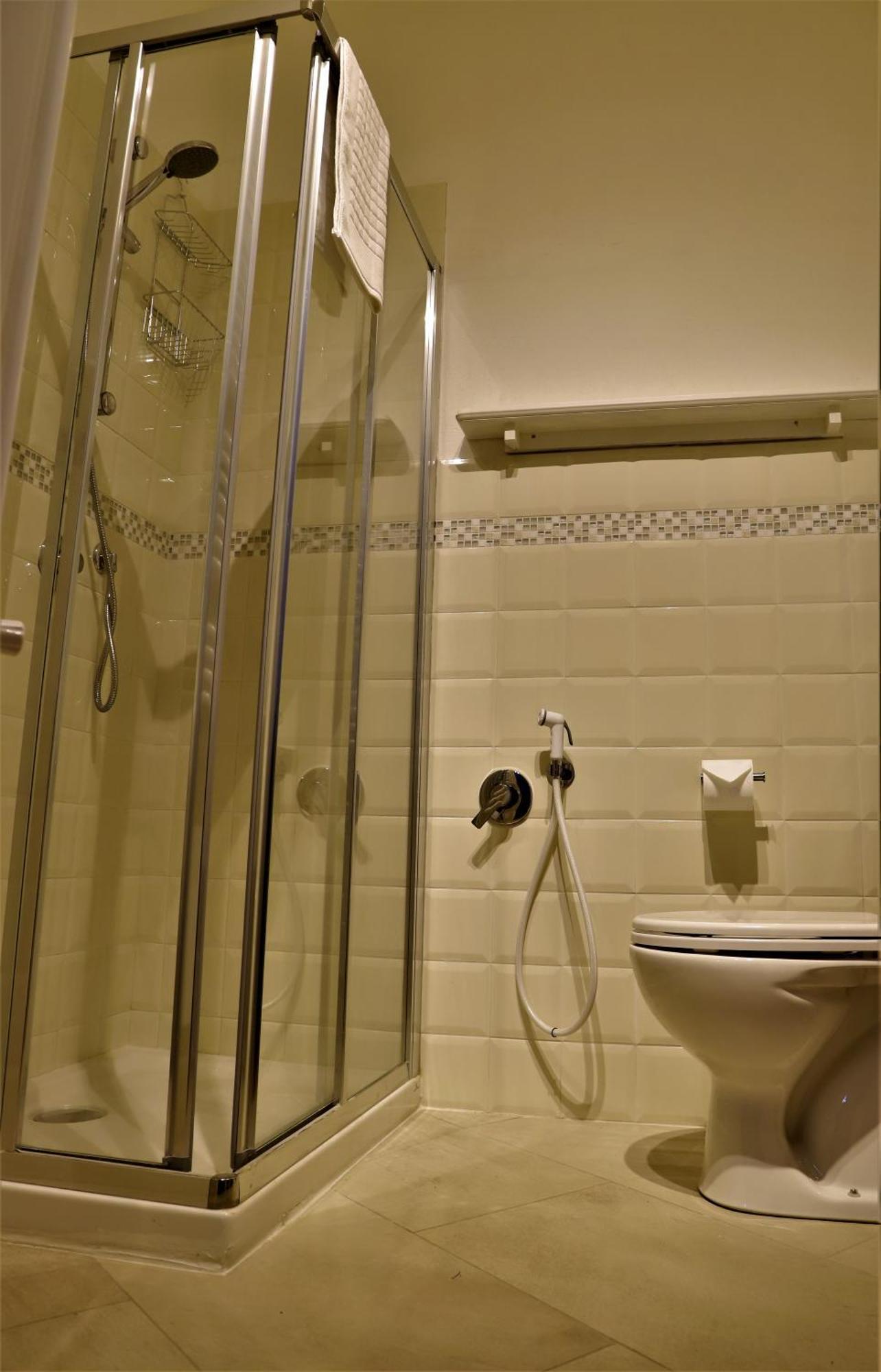 Monti di Licciana Nardi Monti Guesthouse מראה חיצוני תמונה